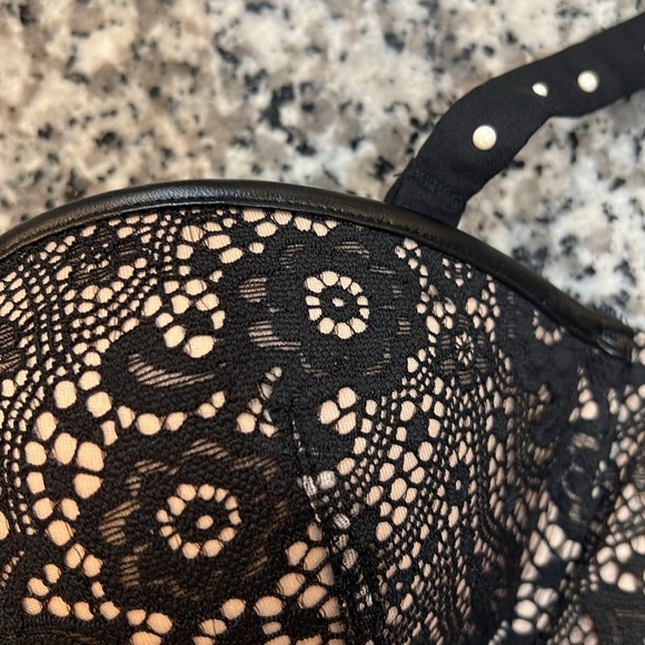 NWT Victoria’s Secret Very Sexy multiway, push-up, black lace bra - 32D - Picture 6 of 9
